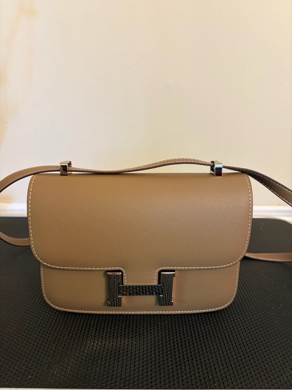 Silver Hardware Real Leather Shoulder/Crossbody bag with and H Closure - Picture 9 of 12